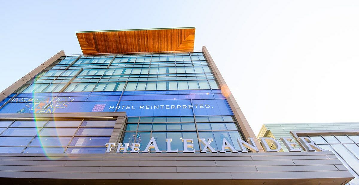 Отель The Alexander Индианаполис Экстерьер фото
